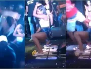 Vídeo: Com ciúmes, homem invade palco e chuta namo