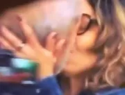 Só love! Lula beija namorada ao sair da cadeia; ví