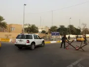 Foguetes atingem base militar e área de embaixada 