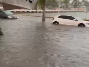VÍDEOS: Chuva de 10 minutos alaga centro de Campin