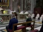 Papa volta a celebrar missas com fiéis no Vaticano