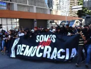 Torcidas organizadas se unem na Paulista contra Bo