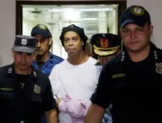 Preso há 4 meses no Paraguai, Ronaldinho Gaúcho ve