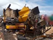 Vídeo: carro-forte parte ao meio após ser explodid