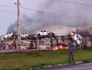 VÍDEO: Incêndio destrói caminhões, ônibus e mais d