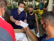 Secretário Felipe Leitão entrega máscaras e álcool