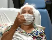 Aos 102 anos, mulher recebe alta após duas semanas