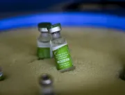 Brasil suspende produção de vacinas contra covid p