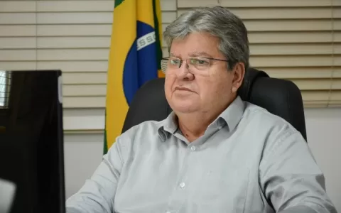 Governador João Azevêdo assina 102 contratos do Pr