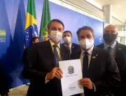 Bolsonaro sanciona projeto de lei de Efraim Filho 