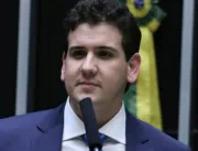 Senadora do PMDB, suplente de Cunha e até ator tir