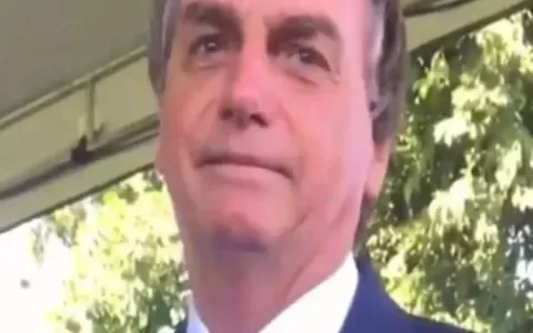 VÍDEO: Bolsonaro é chamado de farsa por estudante 