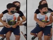 Menino grita Vai, Corinthians na hora de tomar a vacina contra a covid-19 e VÍDEO viraliza nas redes sociais
