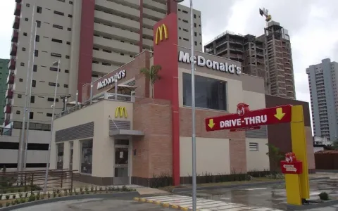 Rede de fast food  abre 20 vagas de emprego em Joã