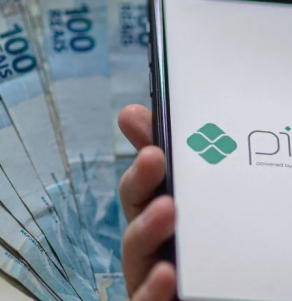 Pix bate novo recorde com quase 73,2 milhões de tr