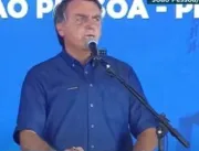 Bolsonaro entrega moradias em João Pessoa e anunci