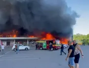 Ataque russo atinge shopping ucraniano com mais de