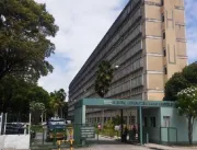Servidores de hospitais universitários encerram gr