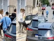 [VÍDEO] Mulher é baleada em tentativa de roubo a c