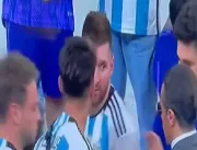 [VÍDEO] Chef das estrelas (carne de ouro) irrita Messi com pedido de selfie no gramado após a final; confira
