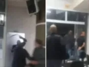 Homem apanha de cinto durante sessão em câmara de vereadores; veja vídeo