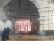 Torcedores do Vasco explodem morteiros em São Janu