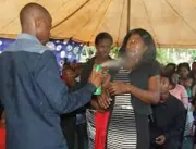 Pastor ateia fogo em mulher em ritual de libertaçã