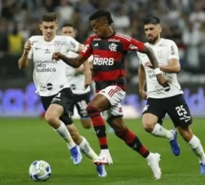 Corinthians joga mal, empata com Flamengo e contin