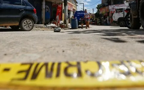 TRAGÉDIA: Homem é morto a tiros na frente da filha