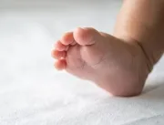 VÍDEO CHOCANTE: Bebê de apenas 1 ano torturado com queimaduras pelo corpo é socorrida às pressas ao hospital 