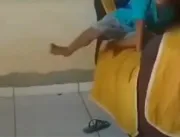 [VÍDEO] Mulher é presa por espancar filho de 3 ano