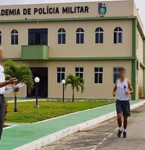 Militares flagrados fazendo sexo em Academia da PM