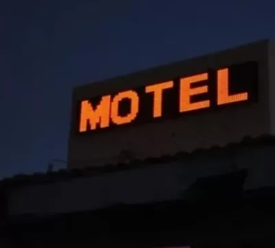 Treta no motel: Corretor e flanelinha usaram cinta