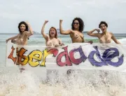 RIO DE JANEIRO: Mulheres posam de topless em prote