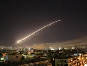 VEJA VÍDEO! Síria contra-ataca e derruba 13 míssei