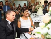 Mulher com câncer se casa em hospital após 23 anos