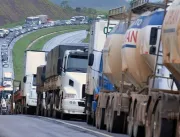 Paralisações de caminhoneiros superam R$ 75 bilhõe