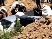 Fã de carro é enterrado dentro do próprio automóve