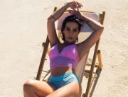 Cleo Pires chama atenção de lingerie na praia