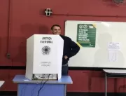 VÍDEO! Jair Bolsonaro vota em escola da Vila Milit
