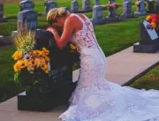 INUSITADO: Mulher se casa no cemitério com o noivo