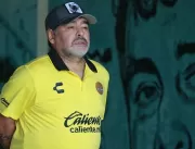 Maradona sobre Messi: É inútil tornar líder um hom