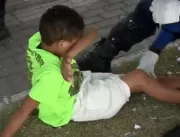 VÍDEO: Criança sofre corte na perna ao cair de arq