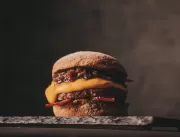 Dia do Bacon: Geléia Burger e O Concorrente celebram a data