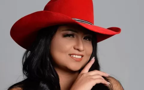 Letícia Velloso estreia novo momento da carreira com lançamento de “Mais Perto Então de Mim”