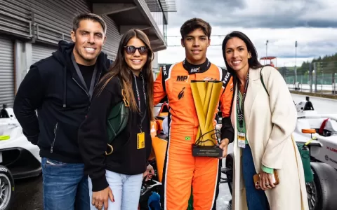 Jovem piloto brasiliense vence duas etapas da Fórmula 4 espanhola