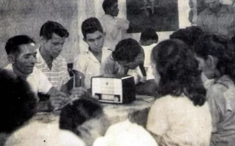 Cem anos do rádio no Brasil: caráter educativo marca história da mídia