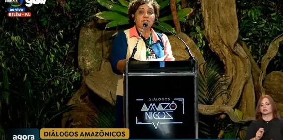 Assessora da REPAM-Brasil defende adoção de políticas públicas para acabar com o desmatamento no Diálogos Amazônicos, em Belém