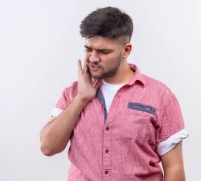 Quais são os sintomas de zumbido no ouvido?