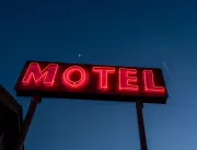 Mulher é presa após furtar motel com o companheiro